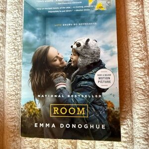 Room by Emma Donoghue Paperback